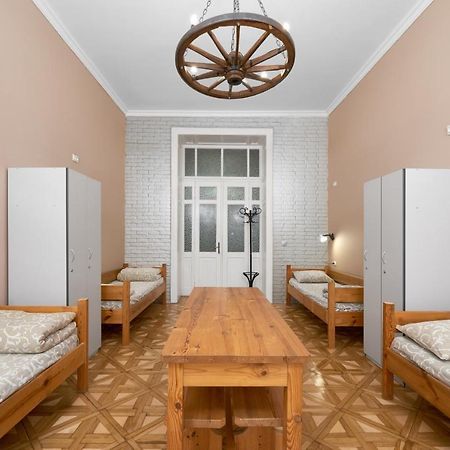 Cossacks Hostel Lviv Ngoại thất bức ảnh