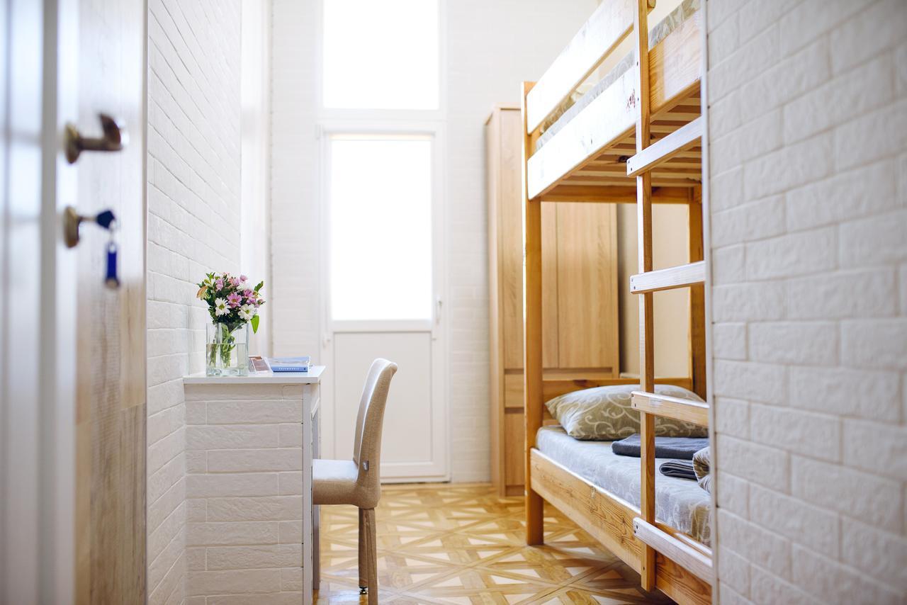 Cossacks Hostel Lviv Ngoại thất bức ảnh