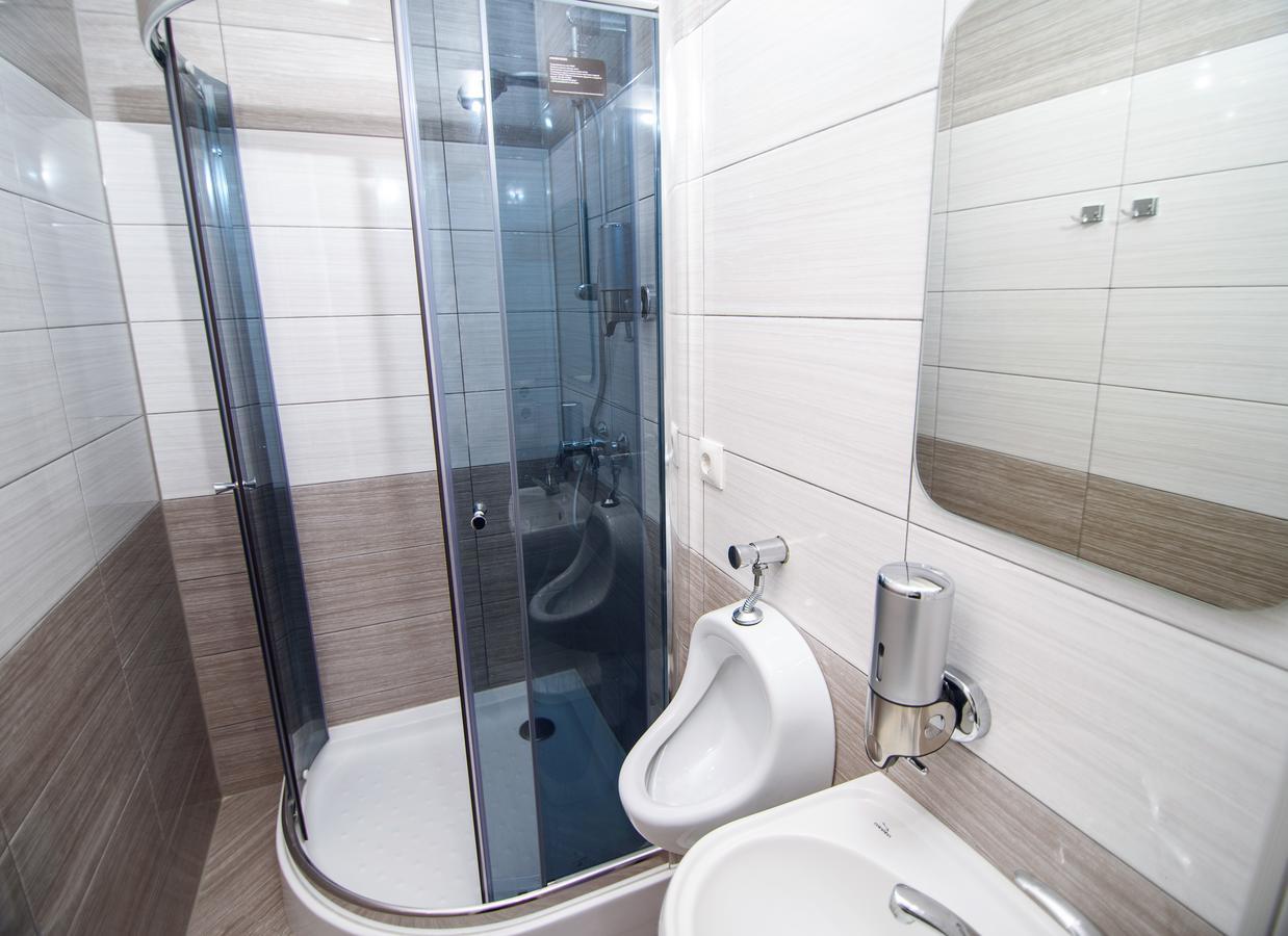 Cossacks Hostel Lviv Ngoại thất bức ảnh