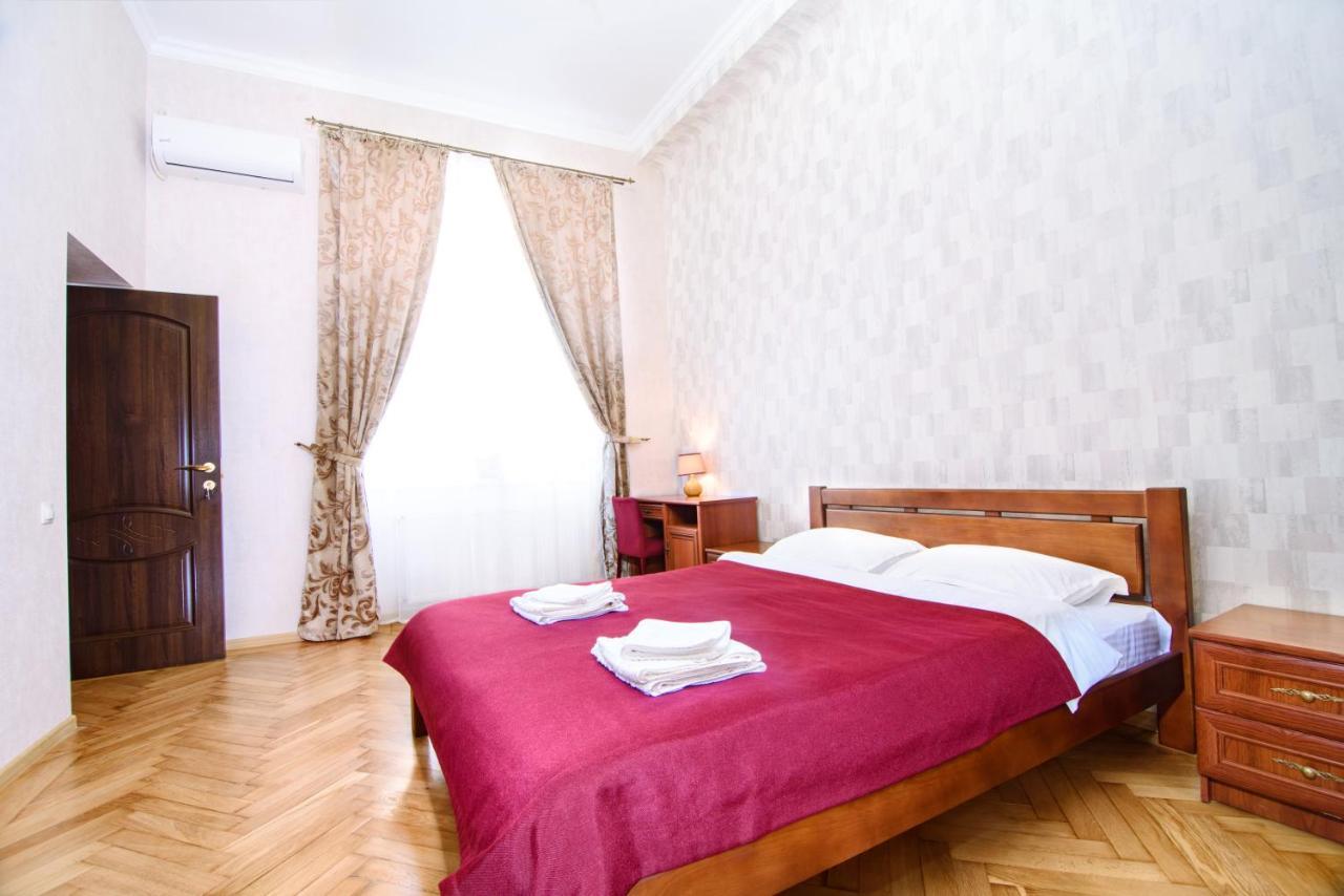 Cossacks Hostel Lviv Ngoại thất bức ảnh