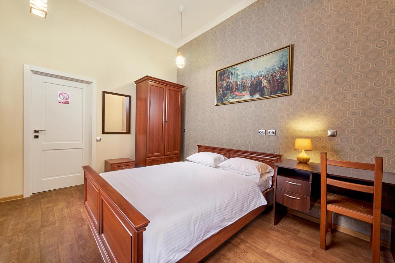 Cossacks Hostel Lviv Ngoại thất bức ảnh