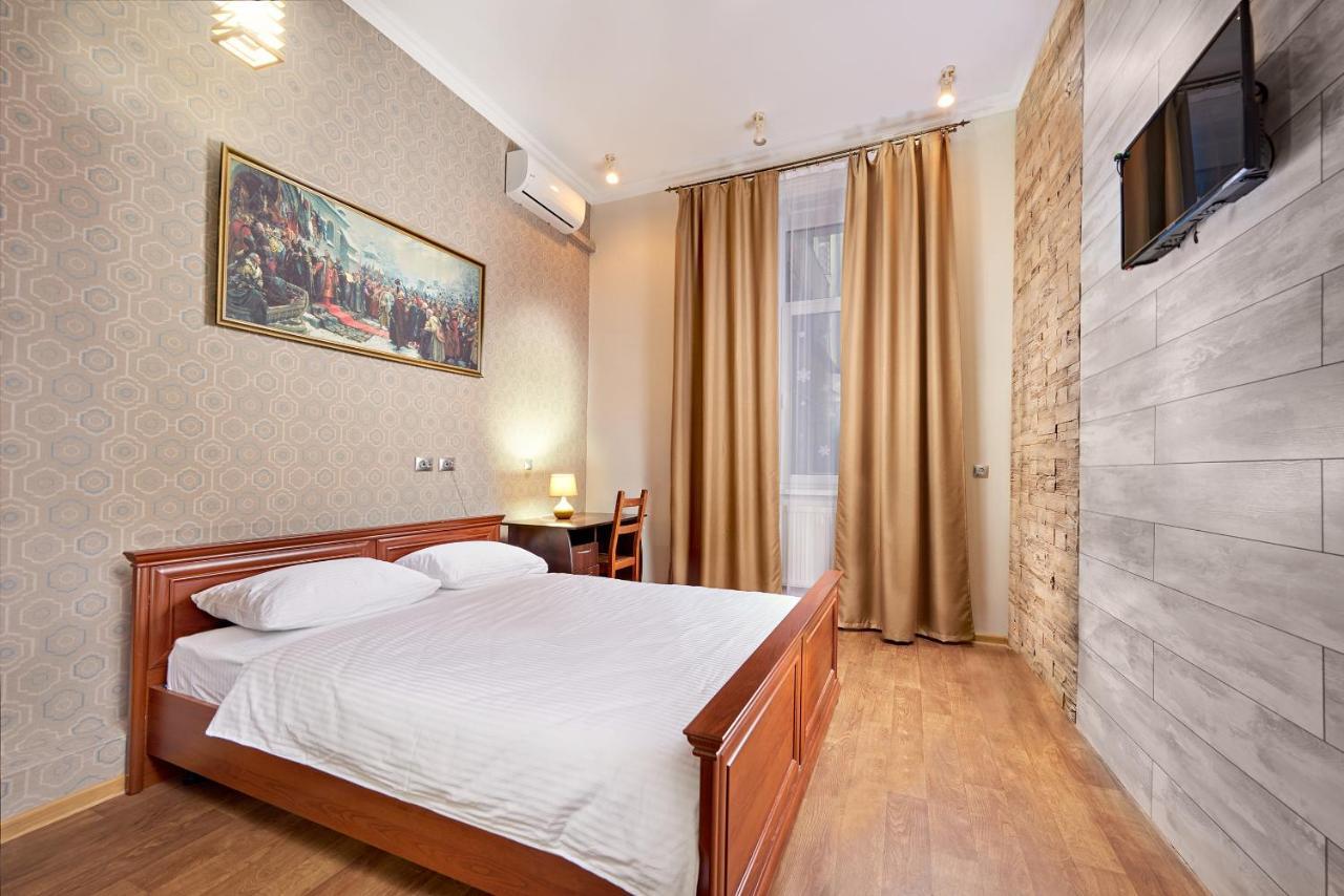 Cossacks Hostel Lviv Ngoại thất bức ảnh